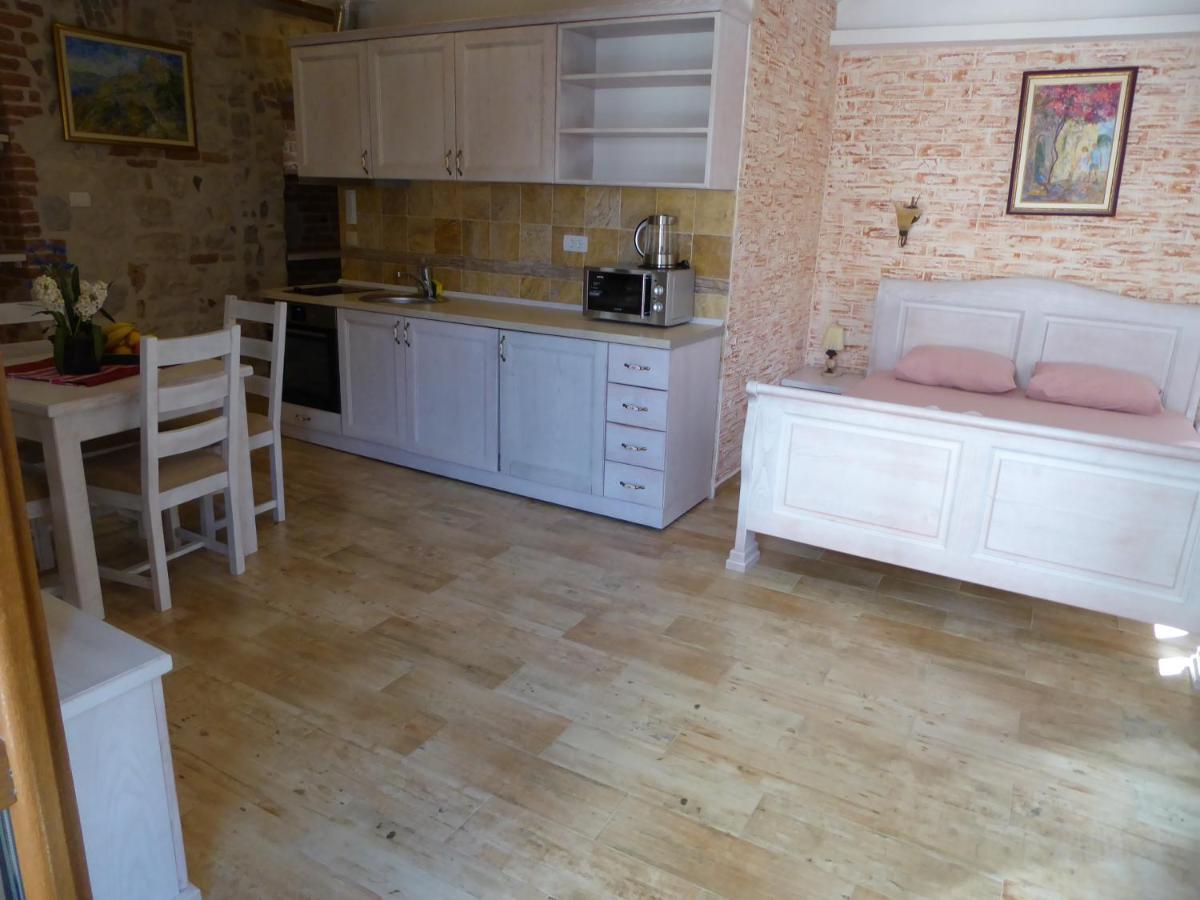 Apartaments Charlie Chaplin Kotor Eksteriør billede