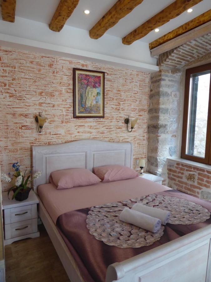 Apartaments Charlie Chaplin Kotor Eksteriør billede